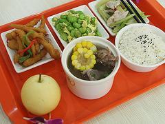 閩侯縣福香源餐飲管理 提供正規(guī)一流的學(xué)校食堂承包服務(wù)